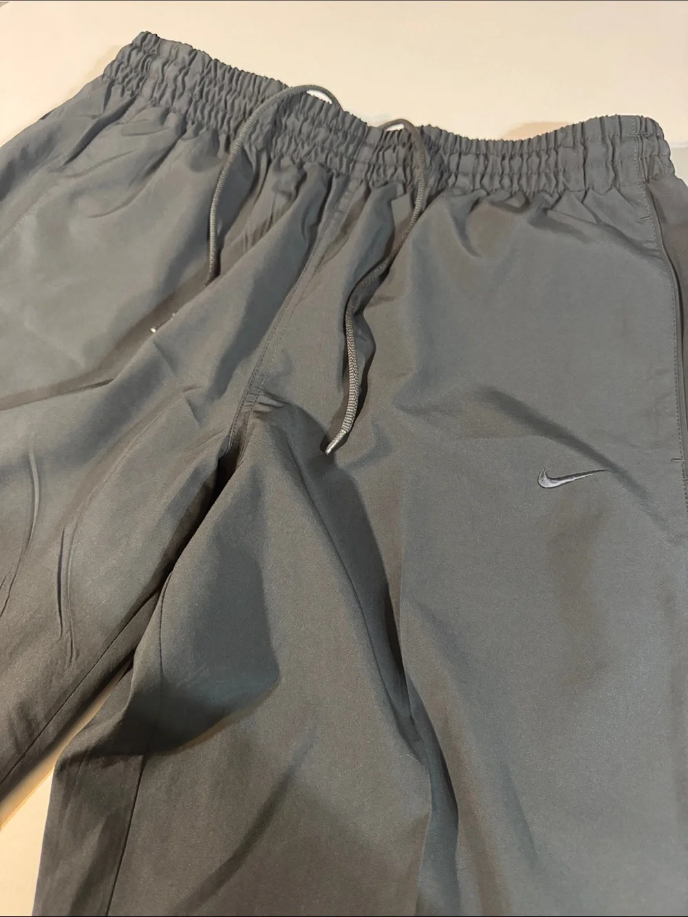 Nike Charcoal Grey Men’s Drawstring Track/ Windbreaker pants size XL